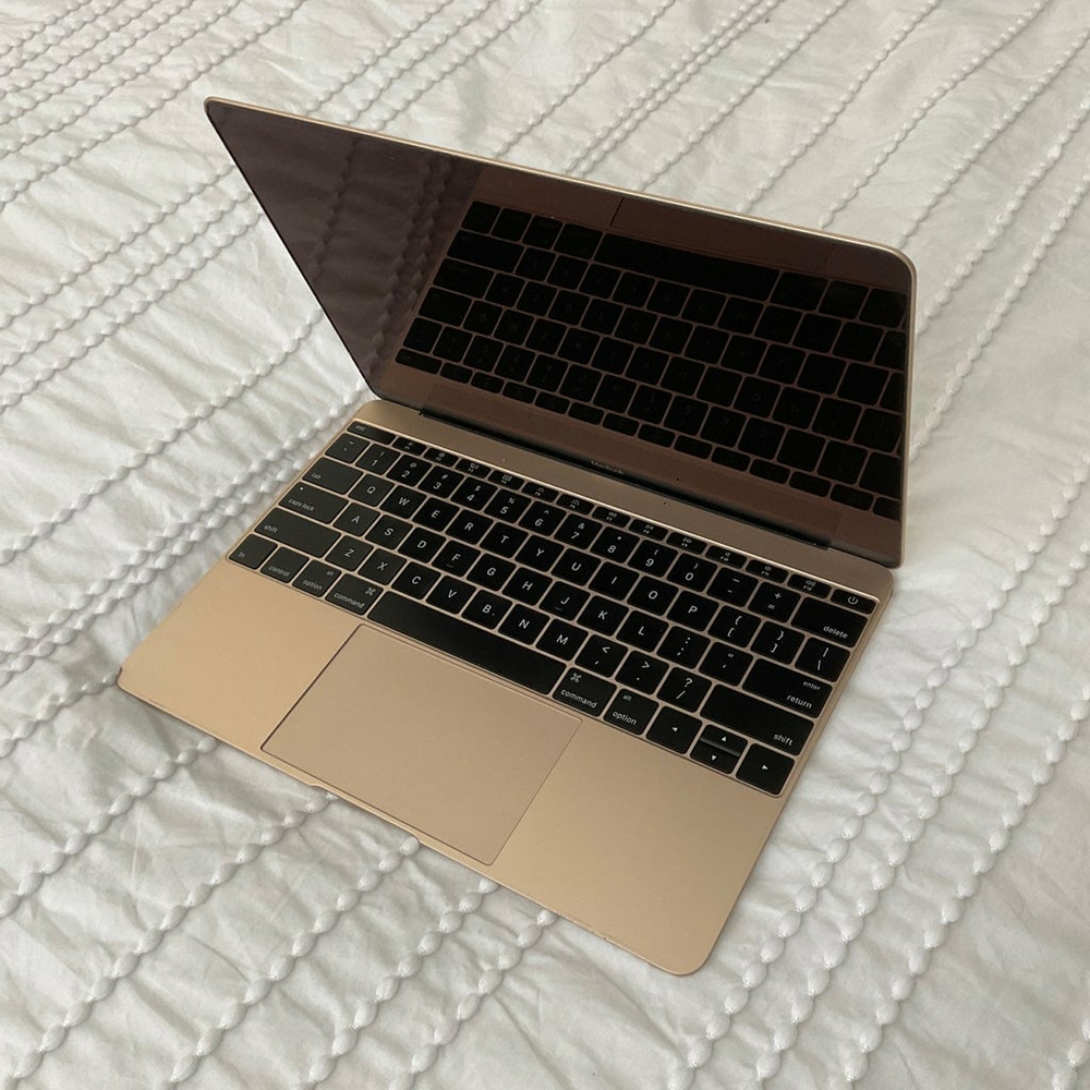 Apple macbook laptop 2017 12" 8gb ram