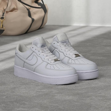 NIKE Men's shoe multiple sizes