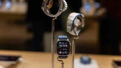 With the White House declining to veto the ban, Apple has stopped selling its newest Apple watch in the United States.