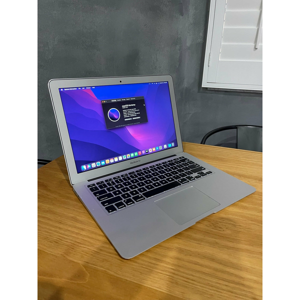 2017 Apple macbook air 13" laptop